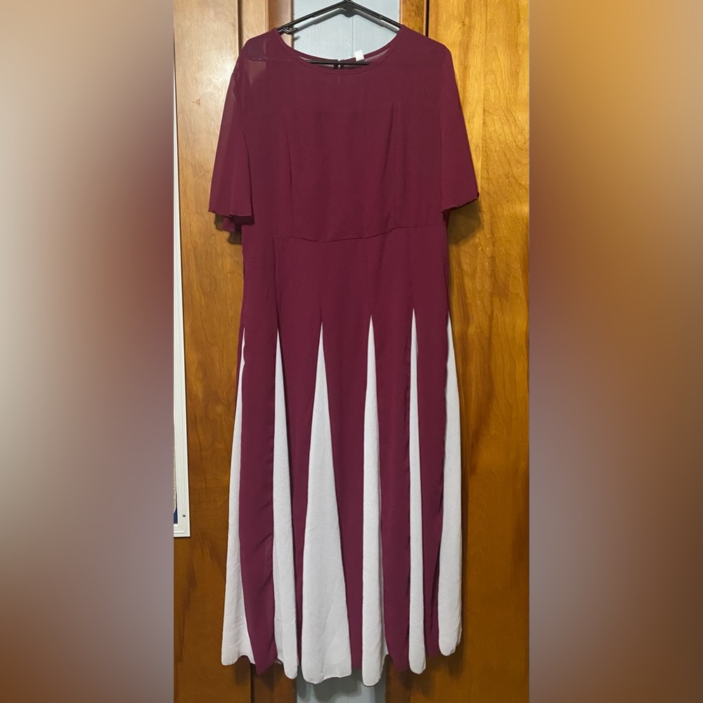 PRICE DROP-Great deal on this dress‼️XL dress, really cute never worn. NWOT